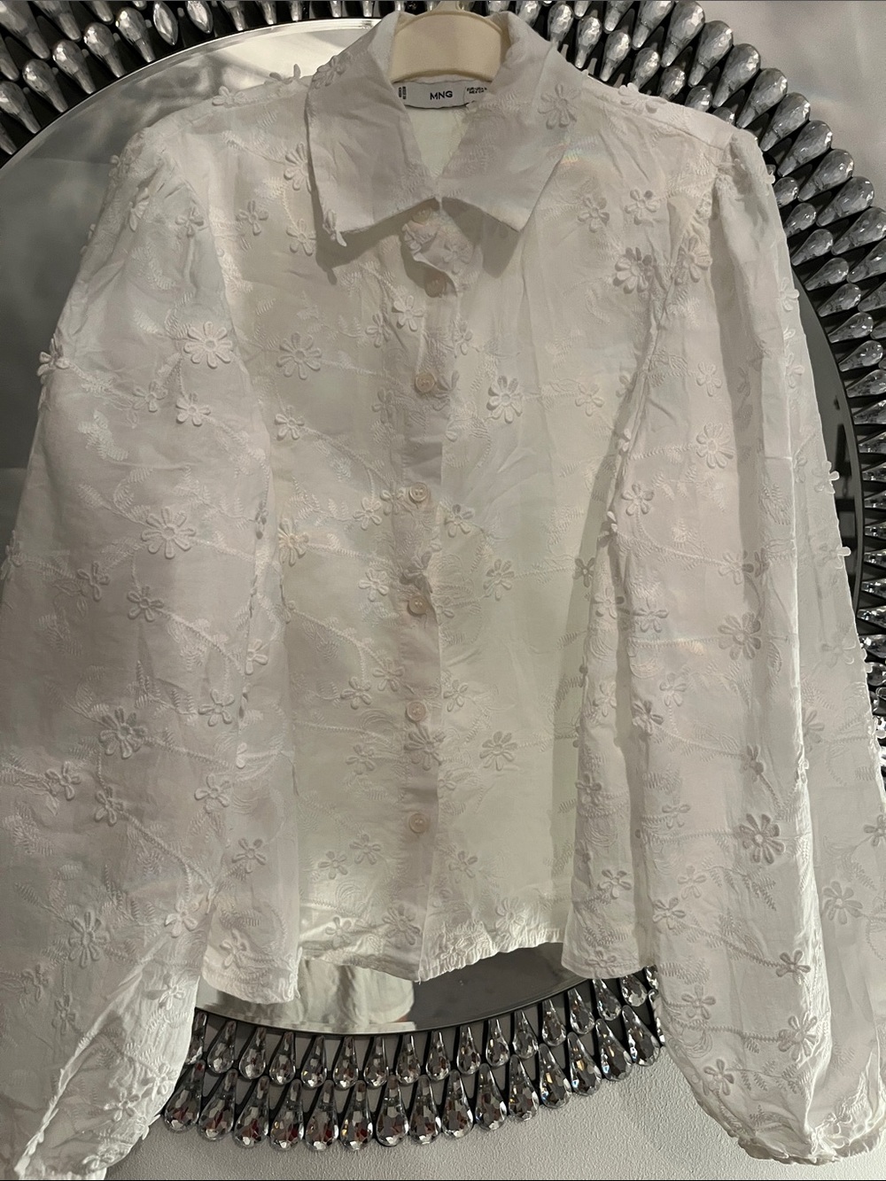 Ming White Embroidered Button-Front Blouse